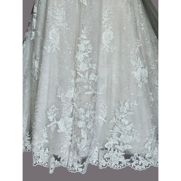 NWOT Ivory Illusion Neckline Plunge A-Line Floral Lace Wedding Gown - Morilee - Picture 12 of 12